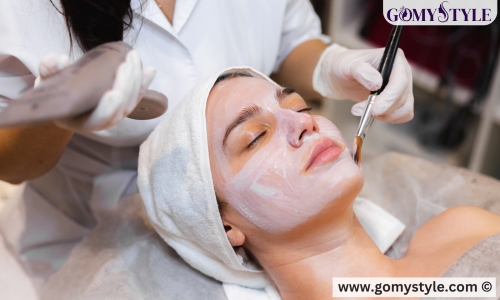 Say Goodbye to Harsh Chemicals: Organic Salon Treatments for Glowing Skin