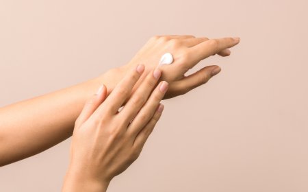 Winter Skincare for Hands & Feet – Nail Salon Tips for Hydrated Skin