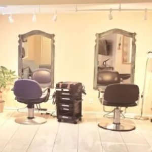 On Hair Studio