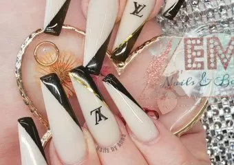 EM Nails & Beauty Bar