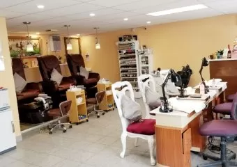 J and J Nails and Spa