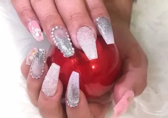 Q Nails Hamptons