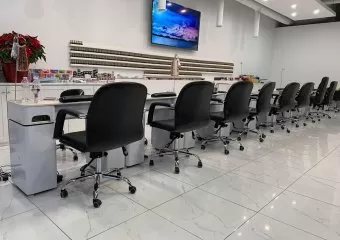Q Nails - Westgate