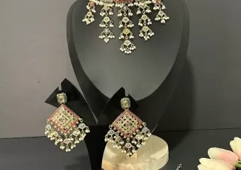 SYS The Earrings Locker