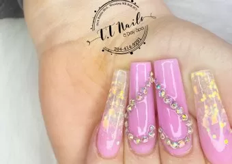 T T Nails & Day Spa