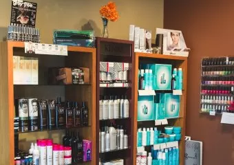 Tres Xhic Salon & Spa