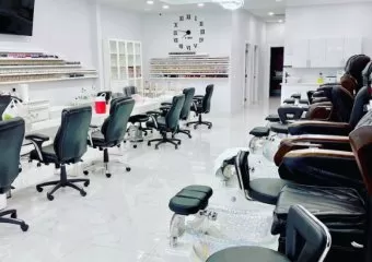 Van-Bella Nails & Spa - McKnight Village