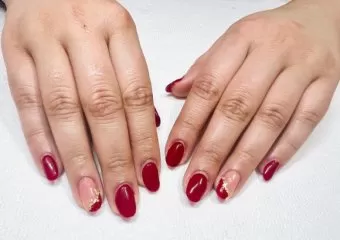 Blossom bee nails