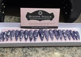 Roops Nails