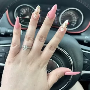 Daisy Nails Fort Saskatchewan
