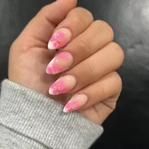 DIVINE NAILS ARTISTRY