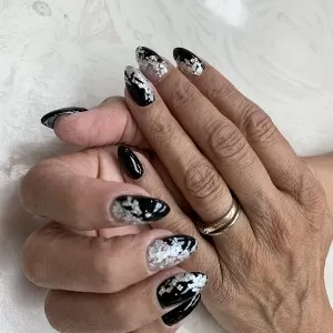 Friendly Nails