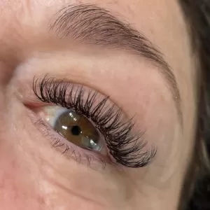 Lola Lash Bar West 85th