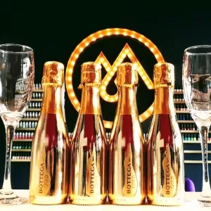 MetroPolish17 Nail Lounge