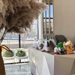 Monster Nails Spa & massage