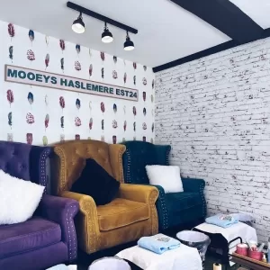 Mooeys Nails & Waxing - Haslemere