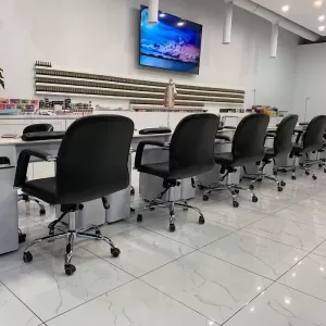 Q Nails - Westgate