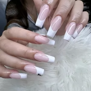 Queency Nails
