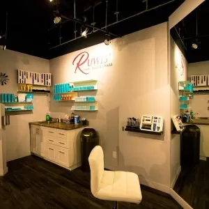 Ruwis' Hair, Beauty, & Nails!