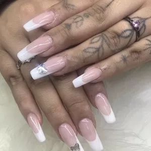 T4 Nails