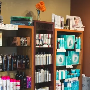 Tres Xhic Salon & Spa